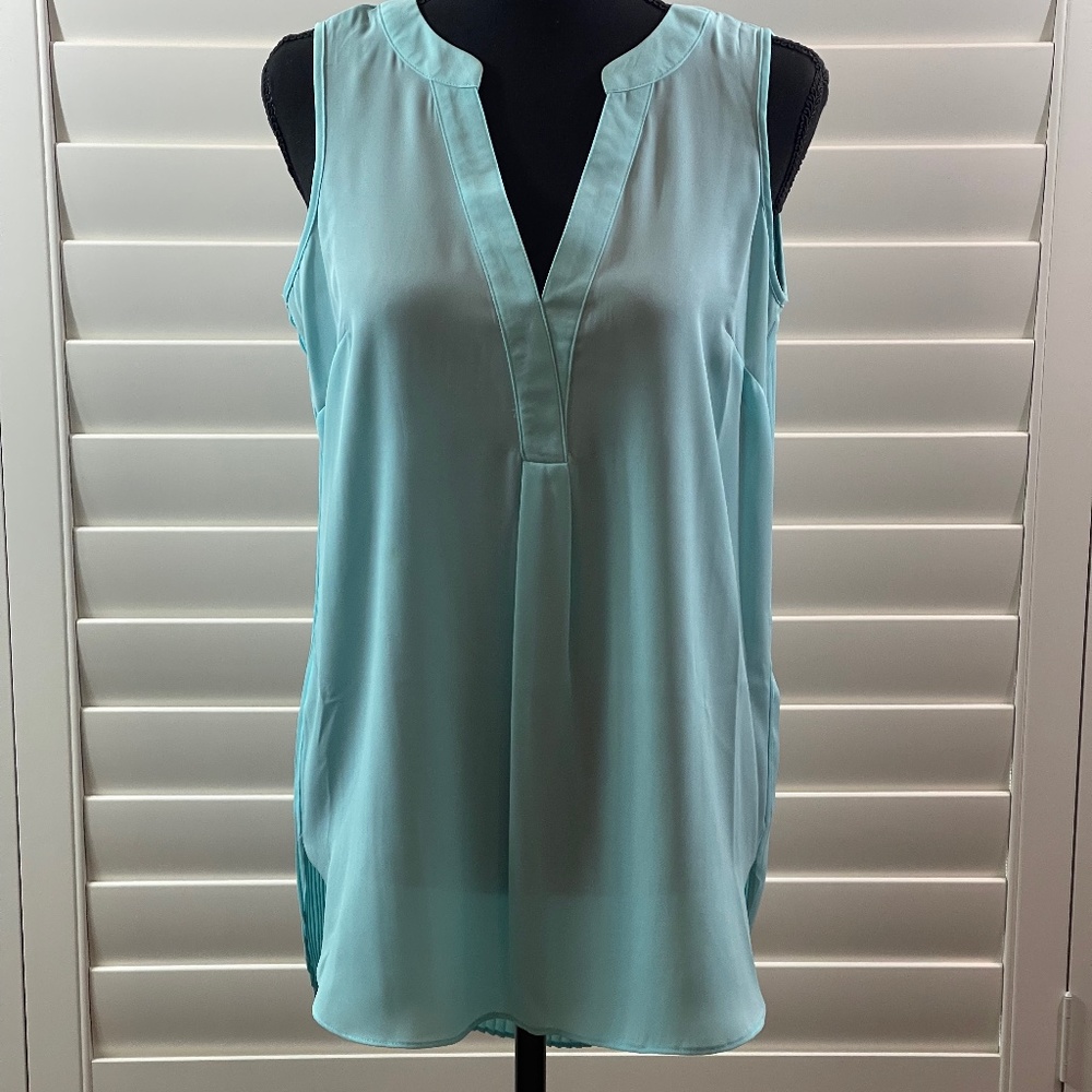 EUC Womens Top Size S